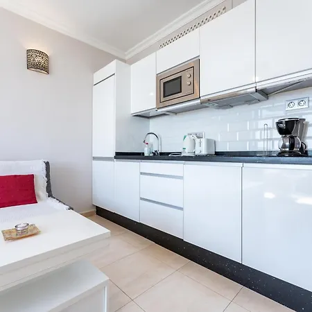 Stunning Marina View Apartment *