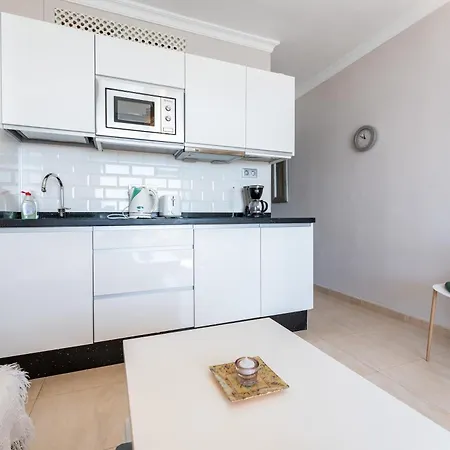 Stunning Marina View Apartman